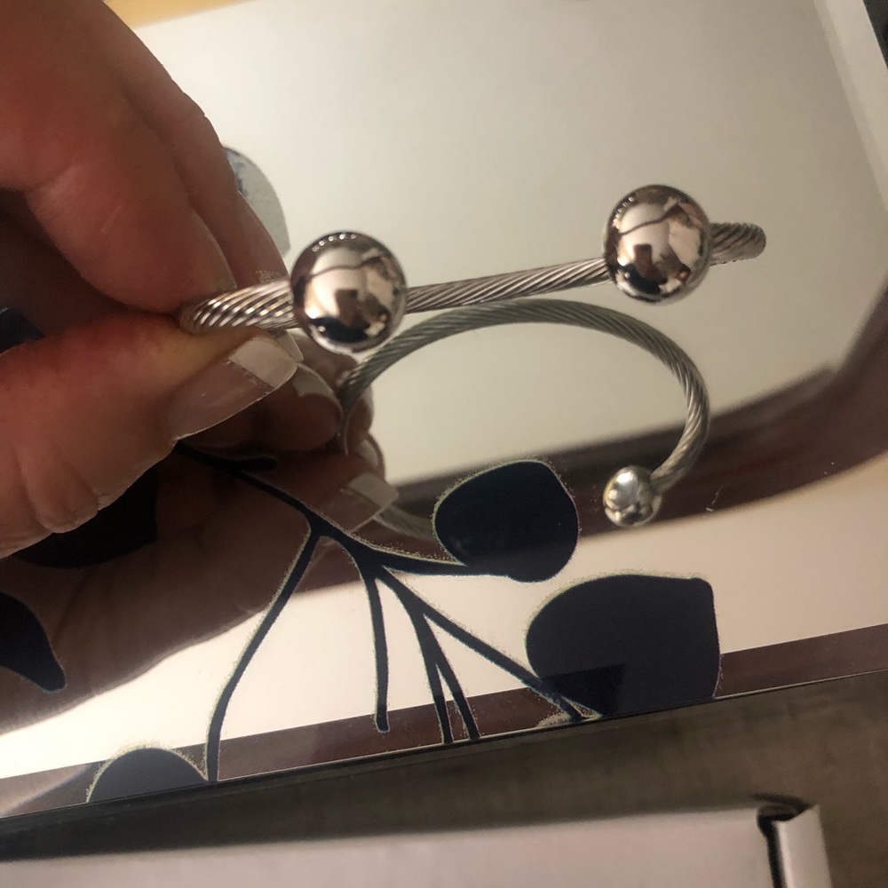 Bangle Bracelet! - Picture 4 of 6